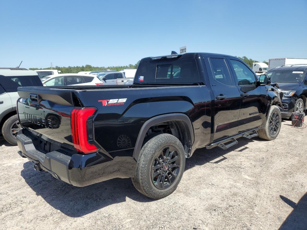 2023 TOYOTA TUNDRA DOU - Фото 3