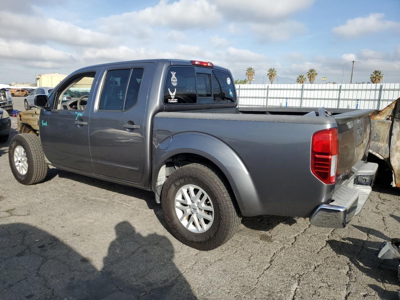 2017 NISSAN FRONTIER S - Фото 2