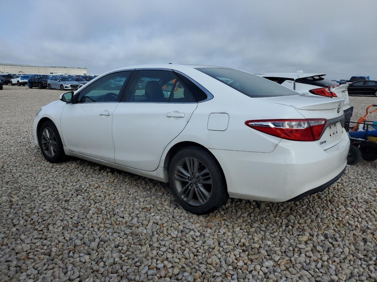 2016 TOYOTA CAMRY LE - Фото 2