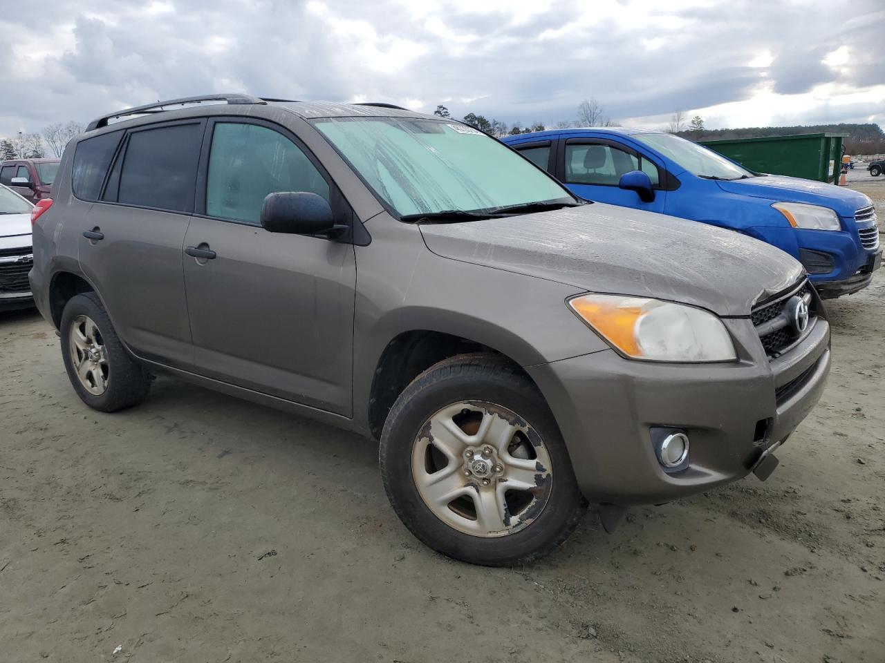 2011 TOYOTA RAV4 - Фото 4