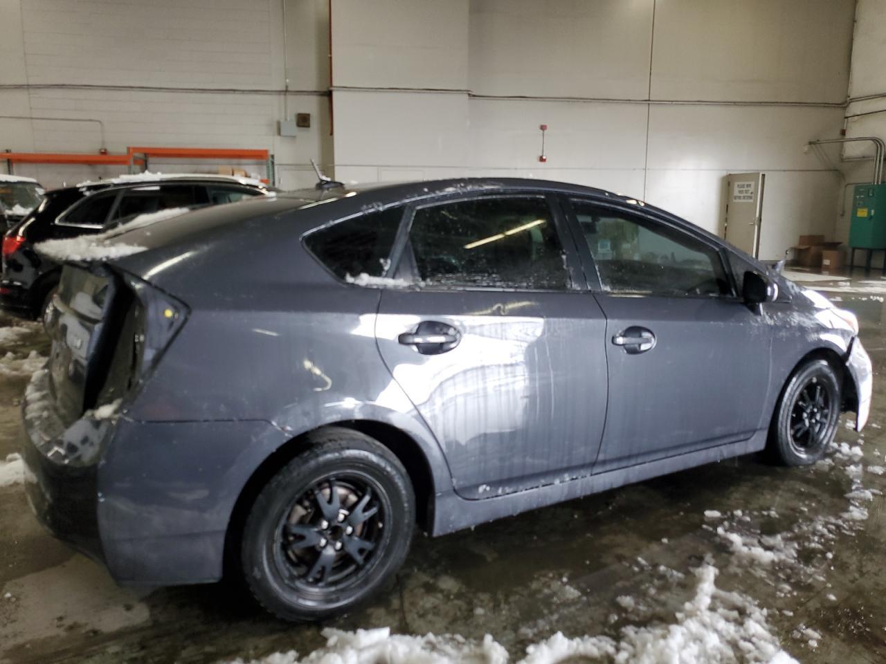 2013 TOYOTA PRIUS - Фото 3