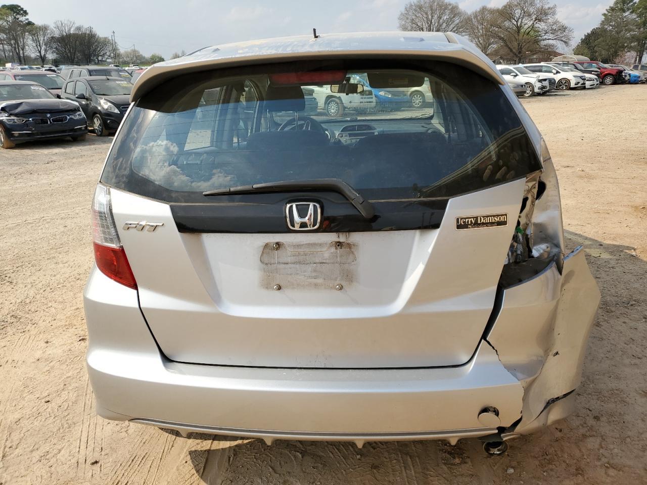 2011 HONDA FIT SPORT - Фото 6