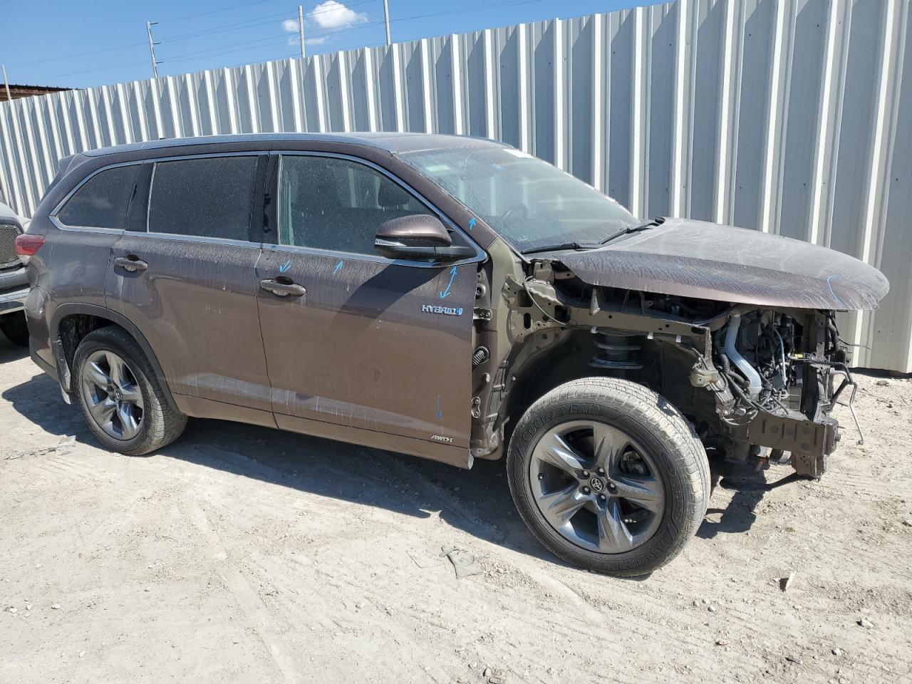 2019 TOYOTA HIGHLANDER - Image 4