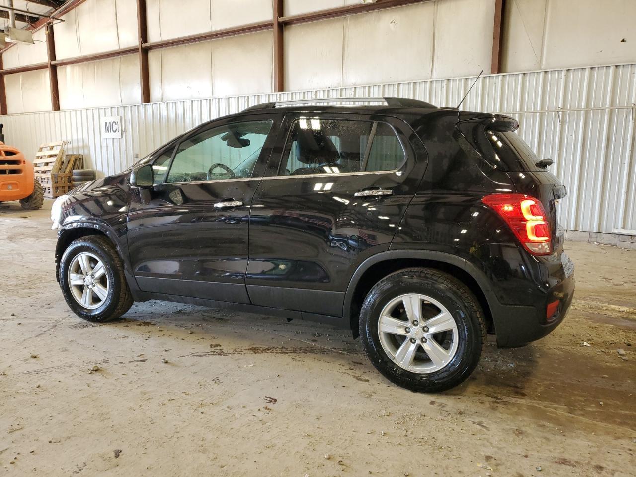 2019 CHEVROLET TRAX 1LT - Фото 2