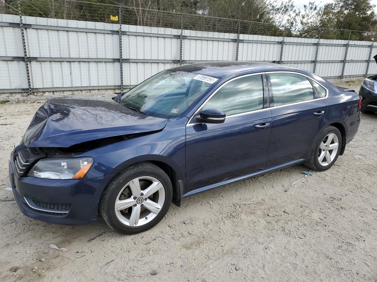 2013 VOLKSWAGEN PASSAT SE
