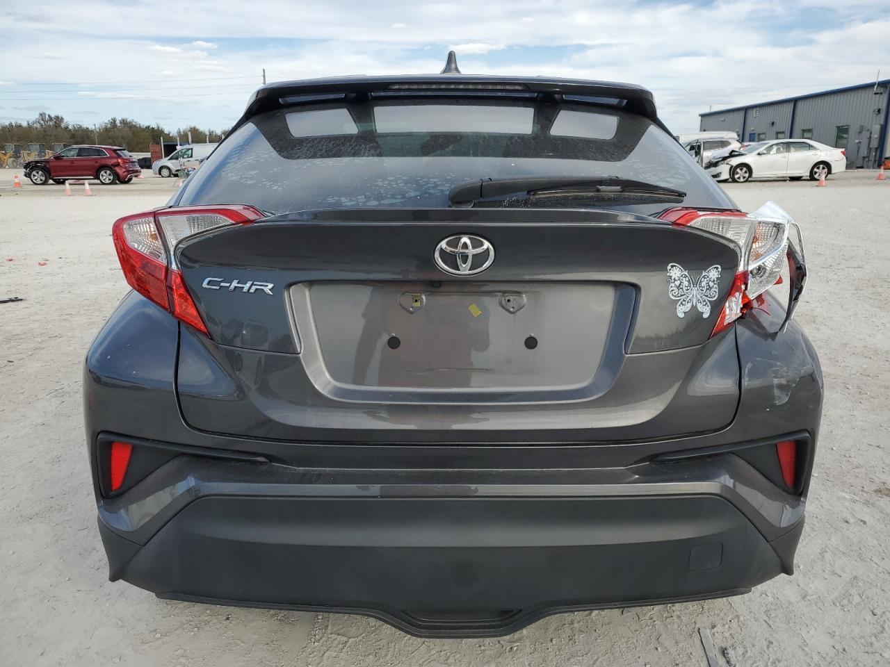2019 TOYOTA C-HR XLE - Фото 6