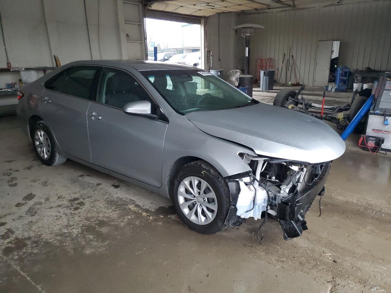 2017 TOYOTA CAMRY LE - Image 4