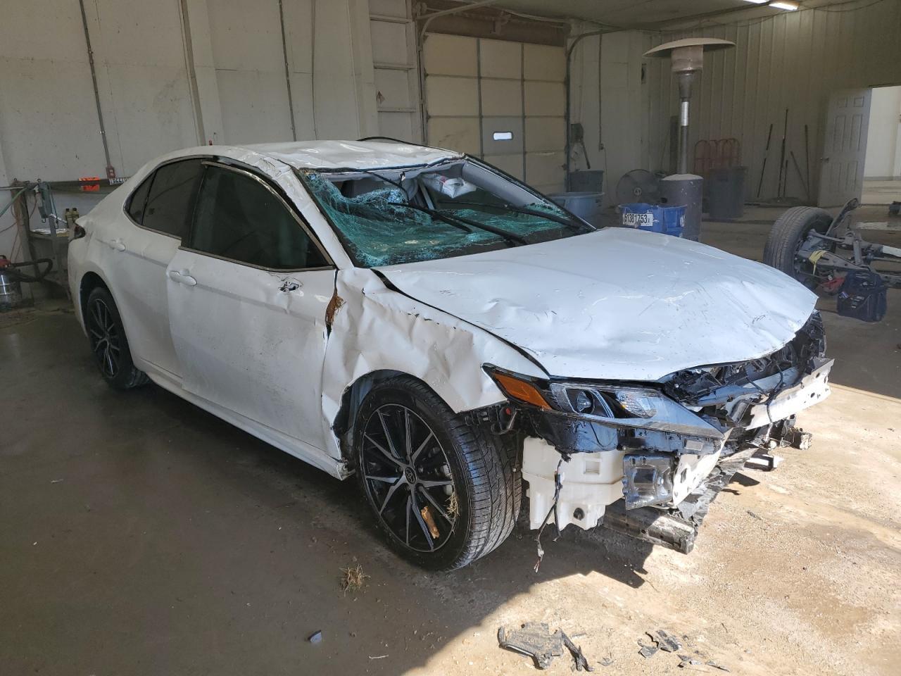 2021 TOYOTA CAMRY SE - Фото 4