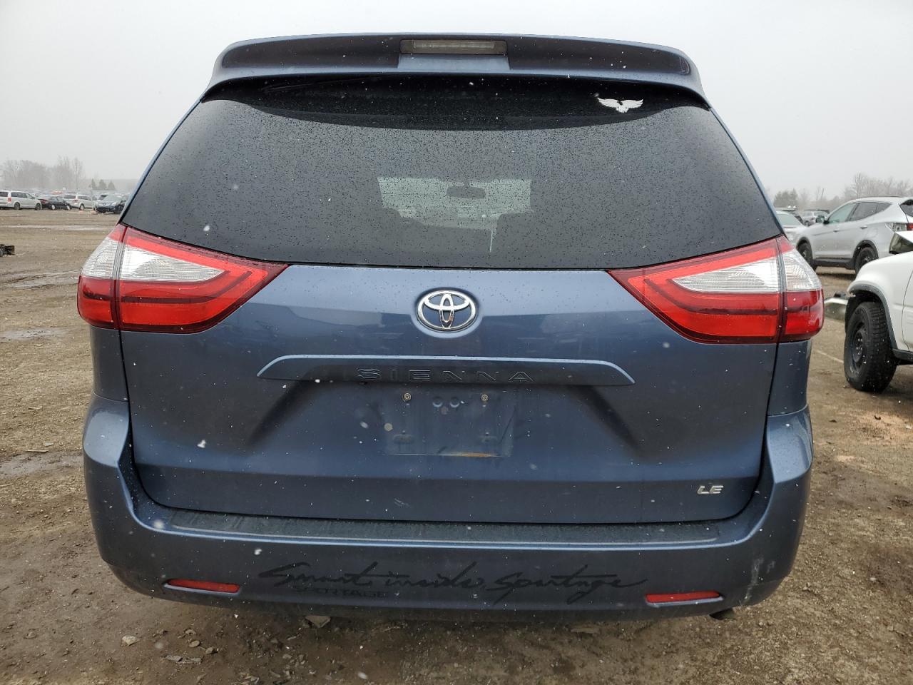 2015 TOYOTA SIENNA LE - Фото 6