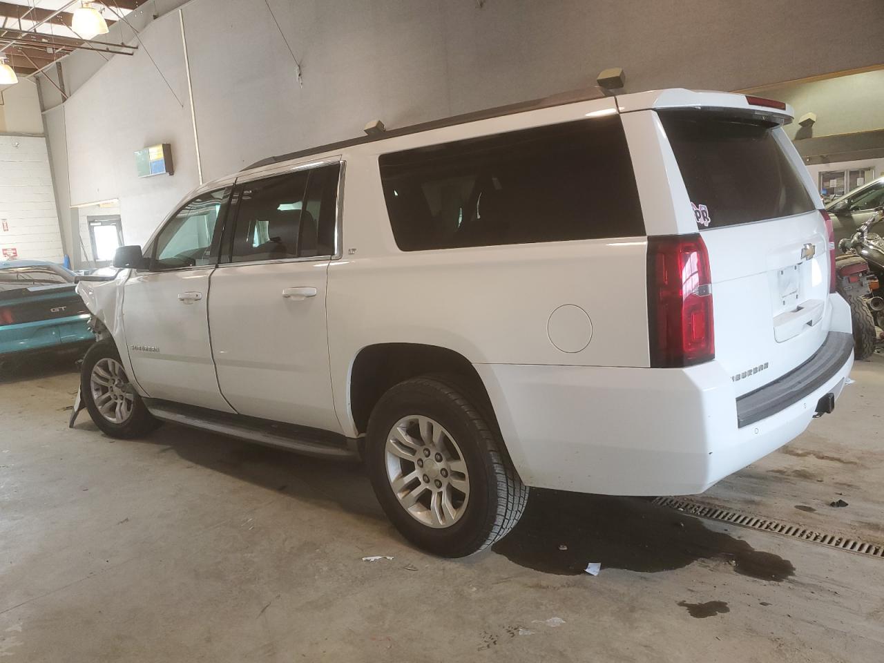 2015 CHEVROLET SUBURBAN C - Фото 2