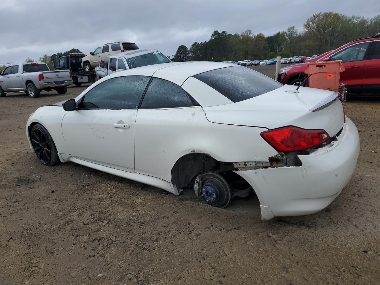 2011 INFINITI G37 BASE - Image 2