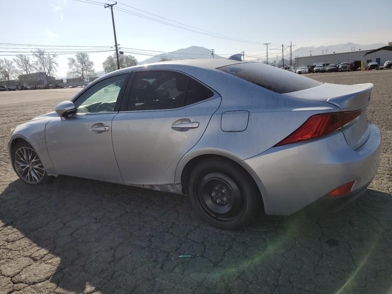 2017 LEXUS IS 200T - Image 2