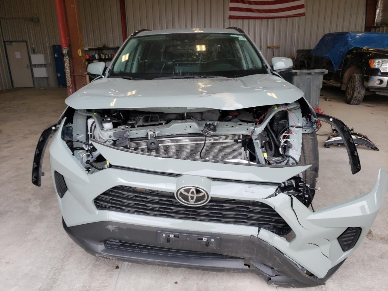 2022 TOYOTA RAV4 XLE - Image 5