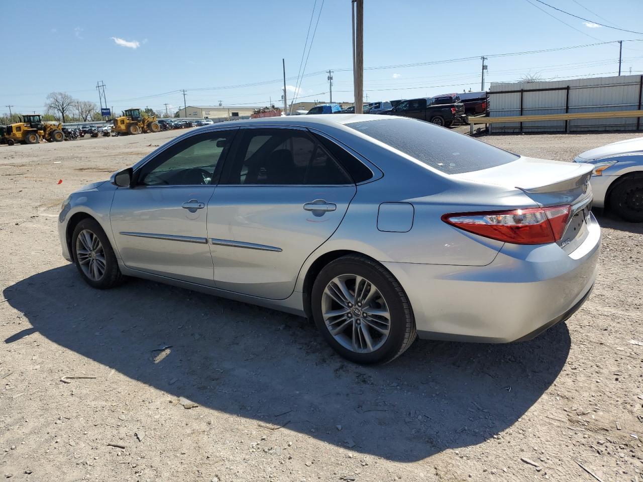 2015 TOYOTA CAMRY LE - Фото 2