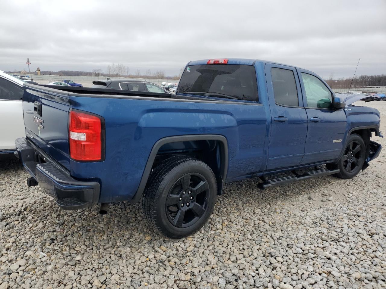 2017 GMC SIERRA K15 - Фото 3