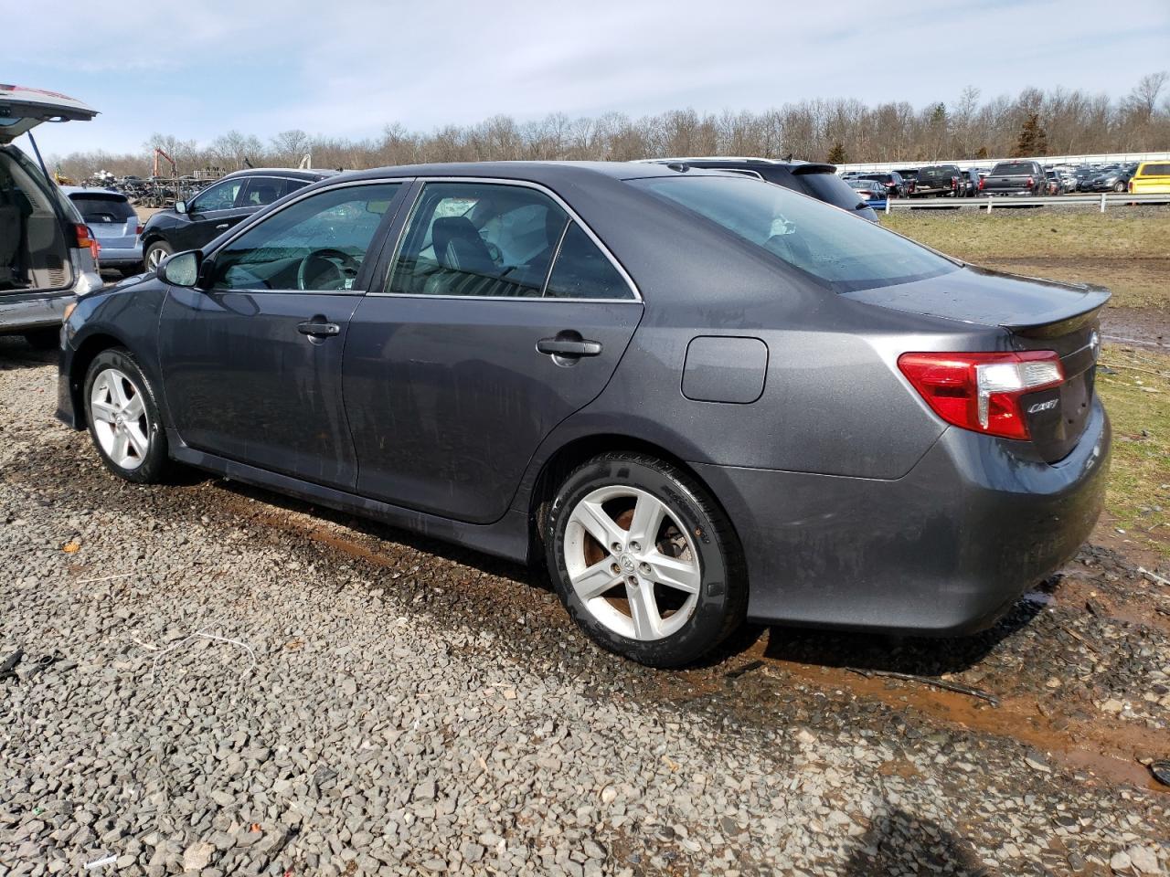2014 TOYOTA CAMRY L - Image 2