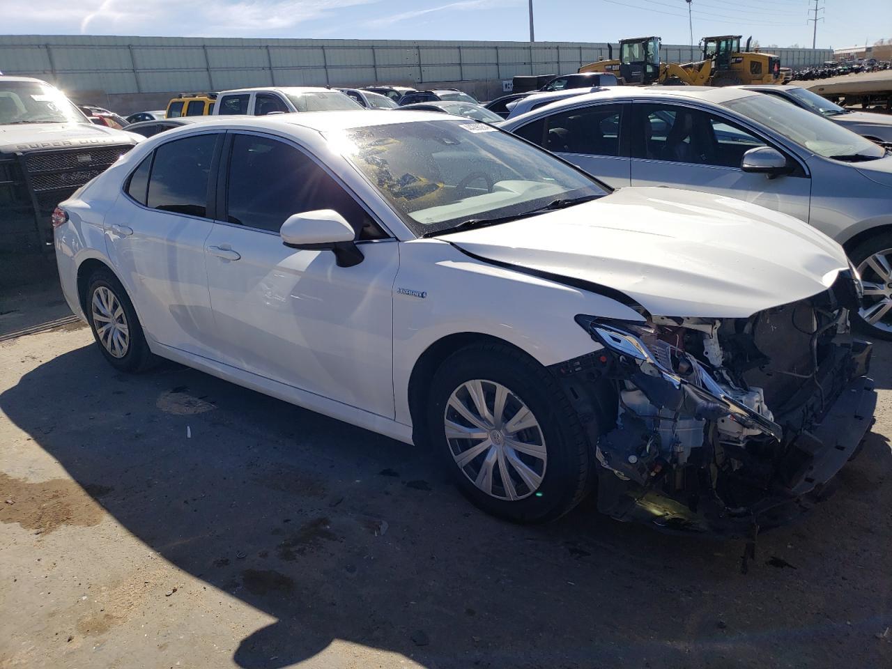 2018 TOYOTA CAMRY LE - Image 4