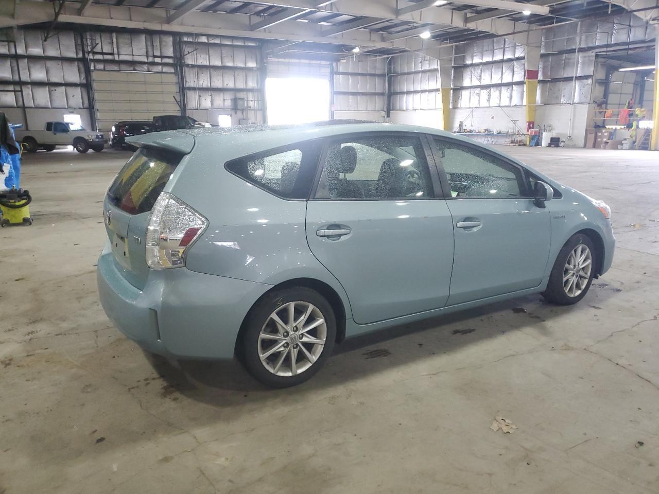 2013 TOYOTA PRIUS V - Image 3