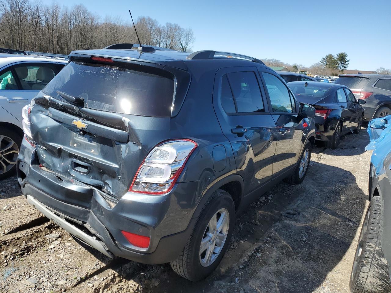 2021 CHEVROLET TRAX 1LT - Image 3