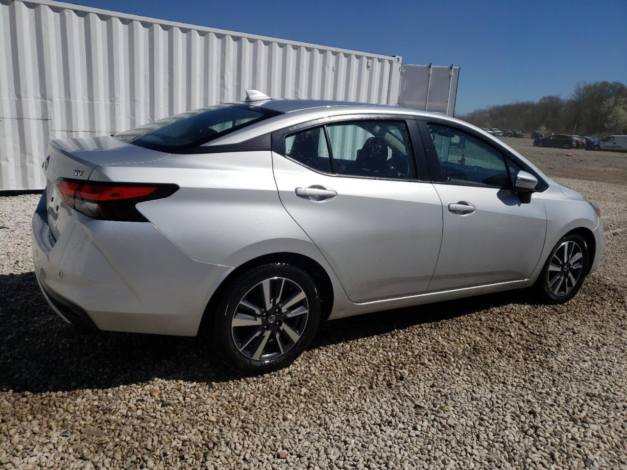 2021 NISSAN VERSA SV - Image 3