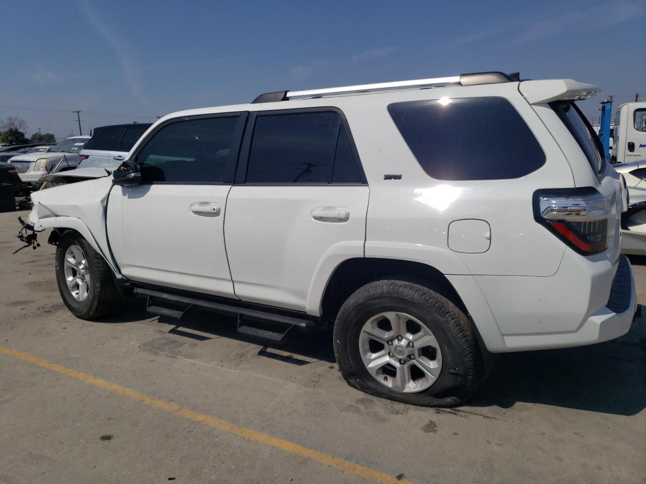 2022 TOYOTA 4RUNNER SR - Фото 2