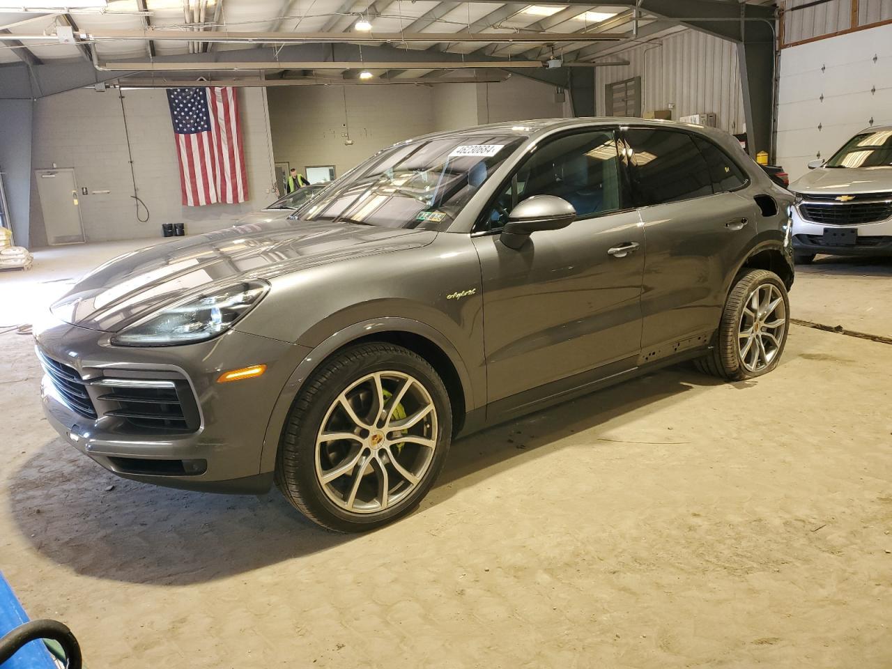 2019 PORSCHE CAYENNE SE car image