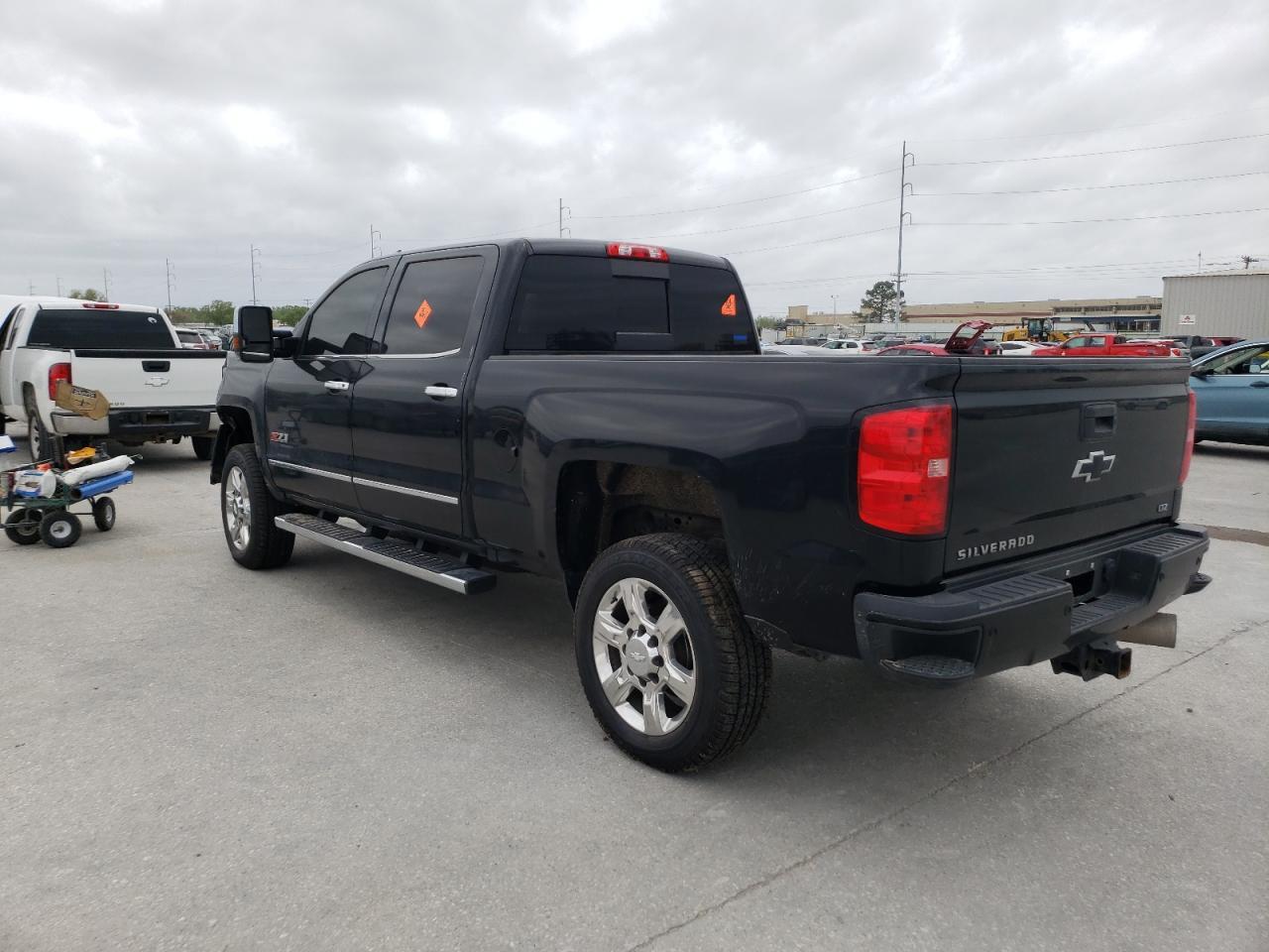 2017 CHEVROLET SILVERADO - Image 2