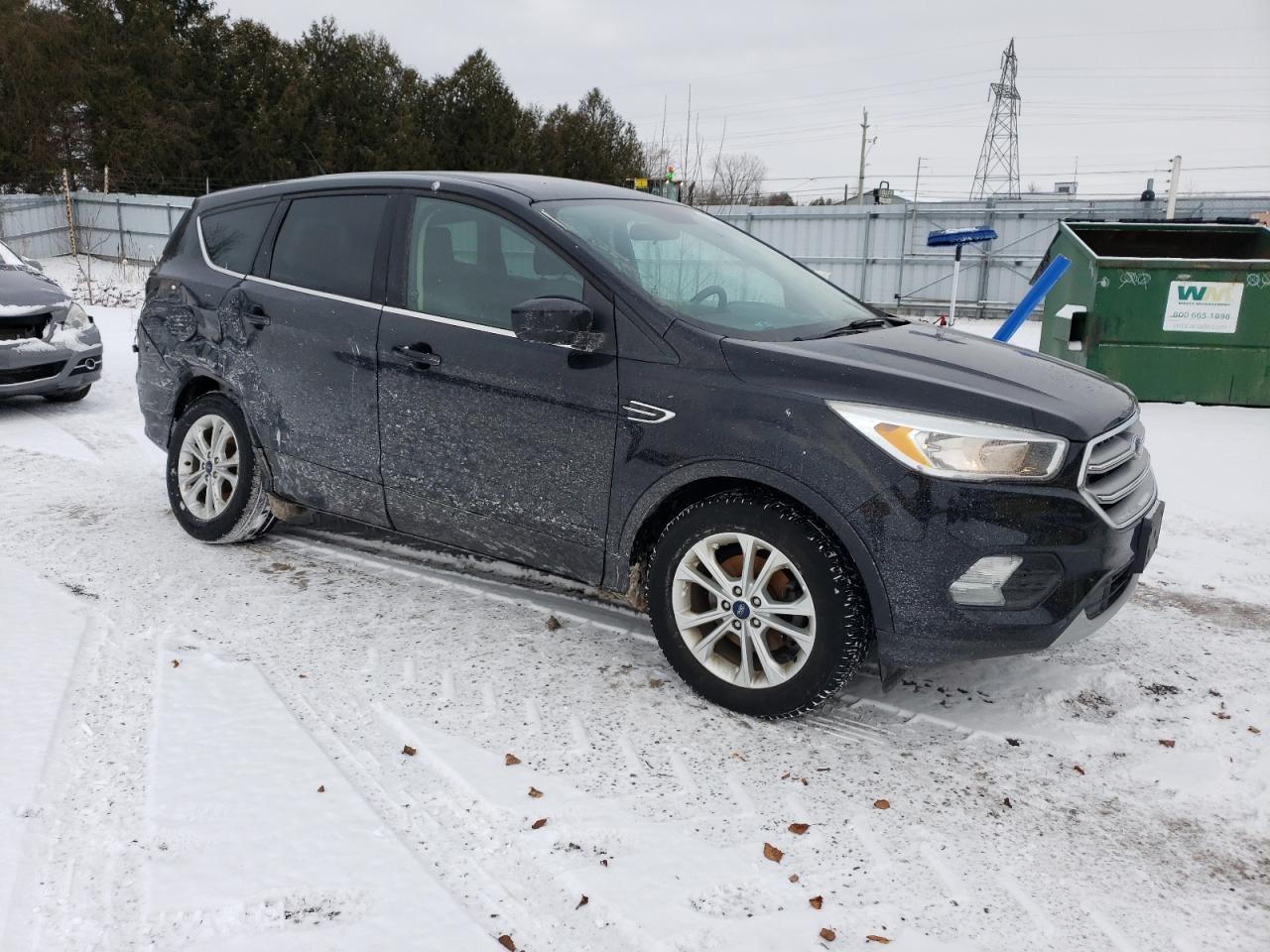 2017 FORD ESCAPE SE - Image 4