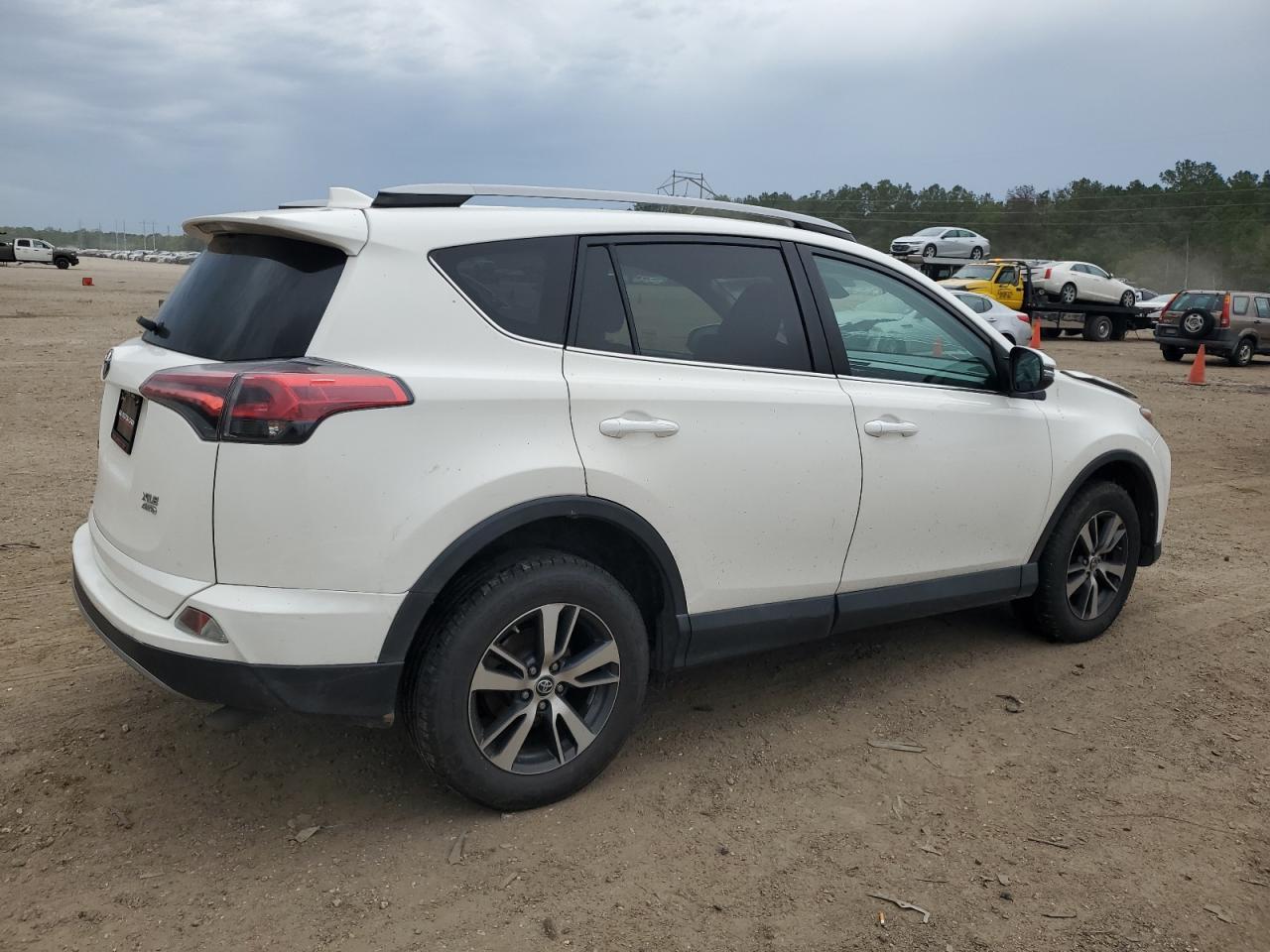 2017 TOYOTA RAV4 XLE - Image 3