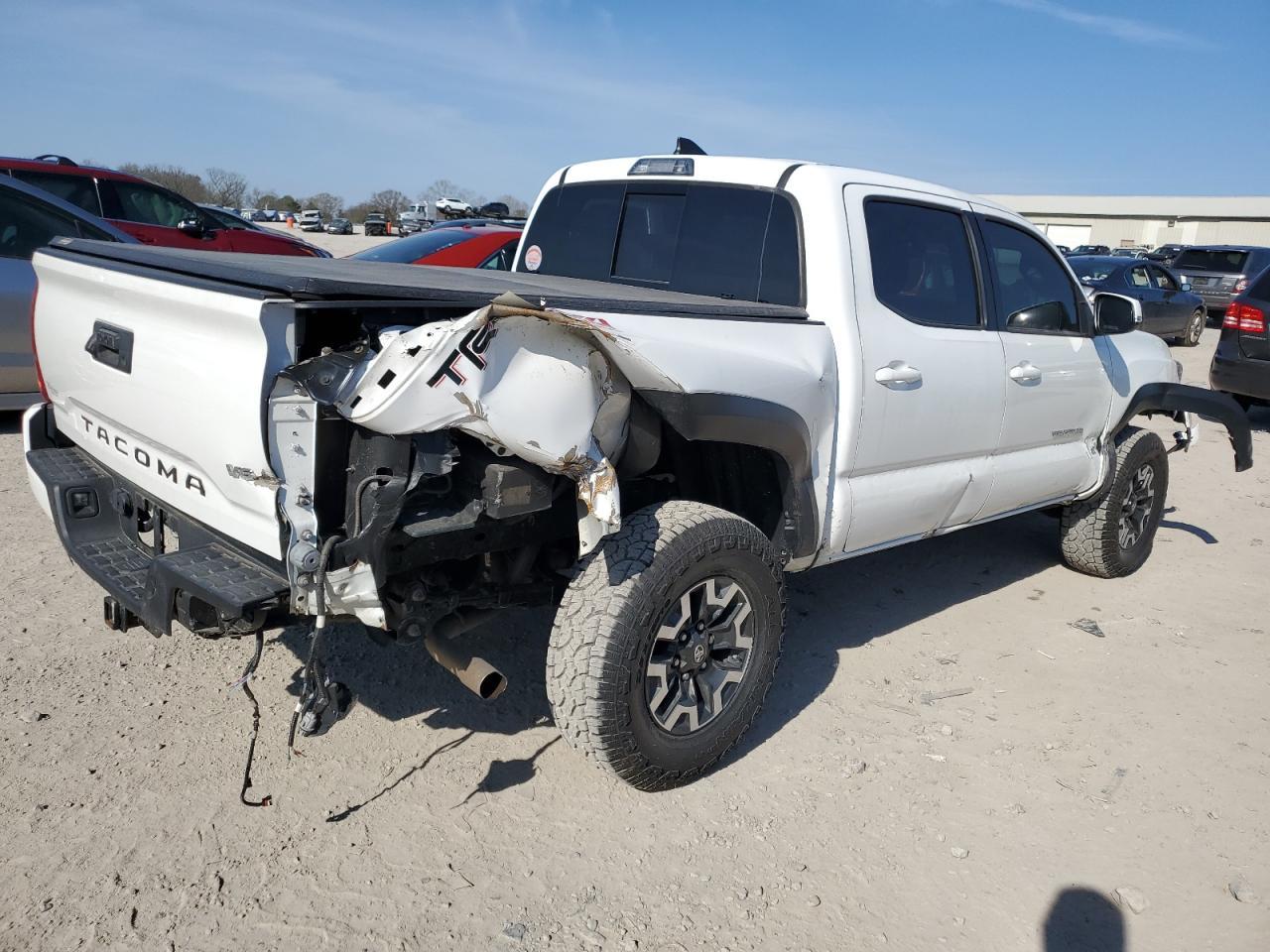 2017 TOYOTA TACOMA DOU - Фото 3