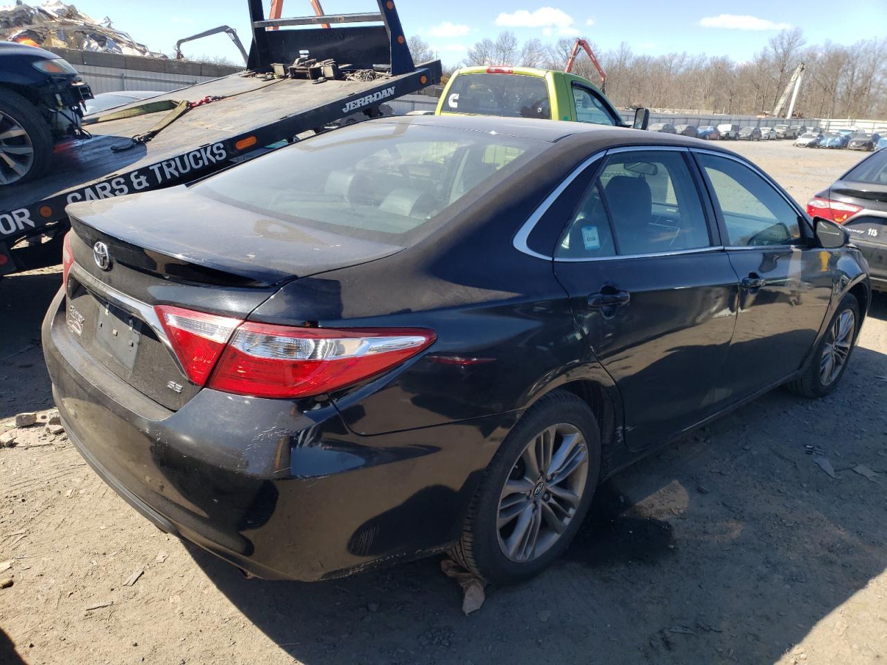 2016 TOYOTA CAMRY LE - Фото 3