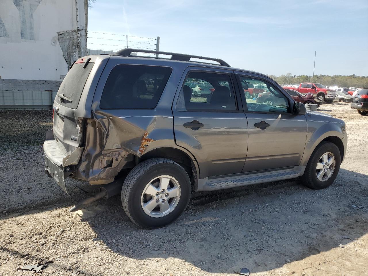 2010 FORD ESCAPE XLT - Фото 3