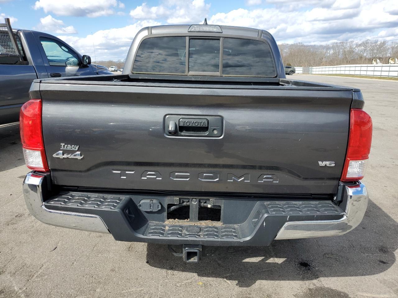 2017 TOYOTA TACOMA DOU - Фото 6