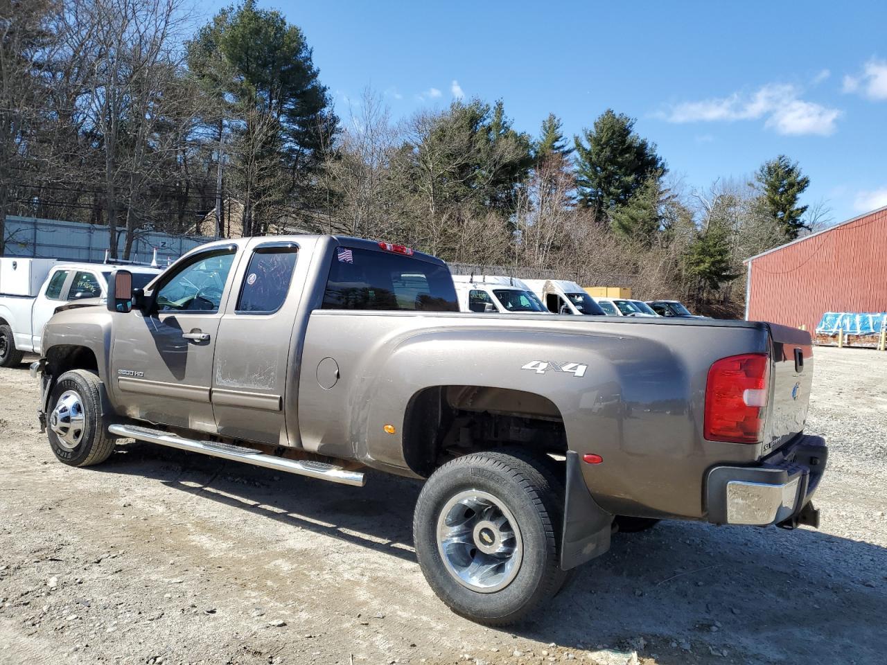 2012 CHEVROLET SILVERADO - Image 2