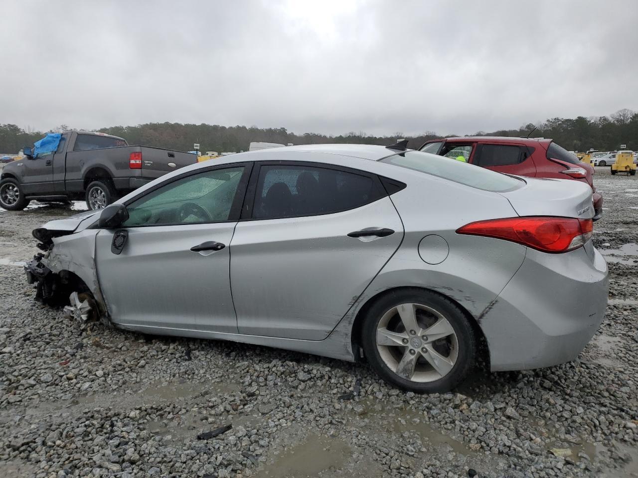 2013 HYUNDAI ELANTRA GL - Image 2