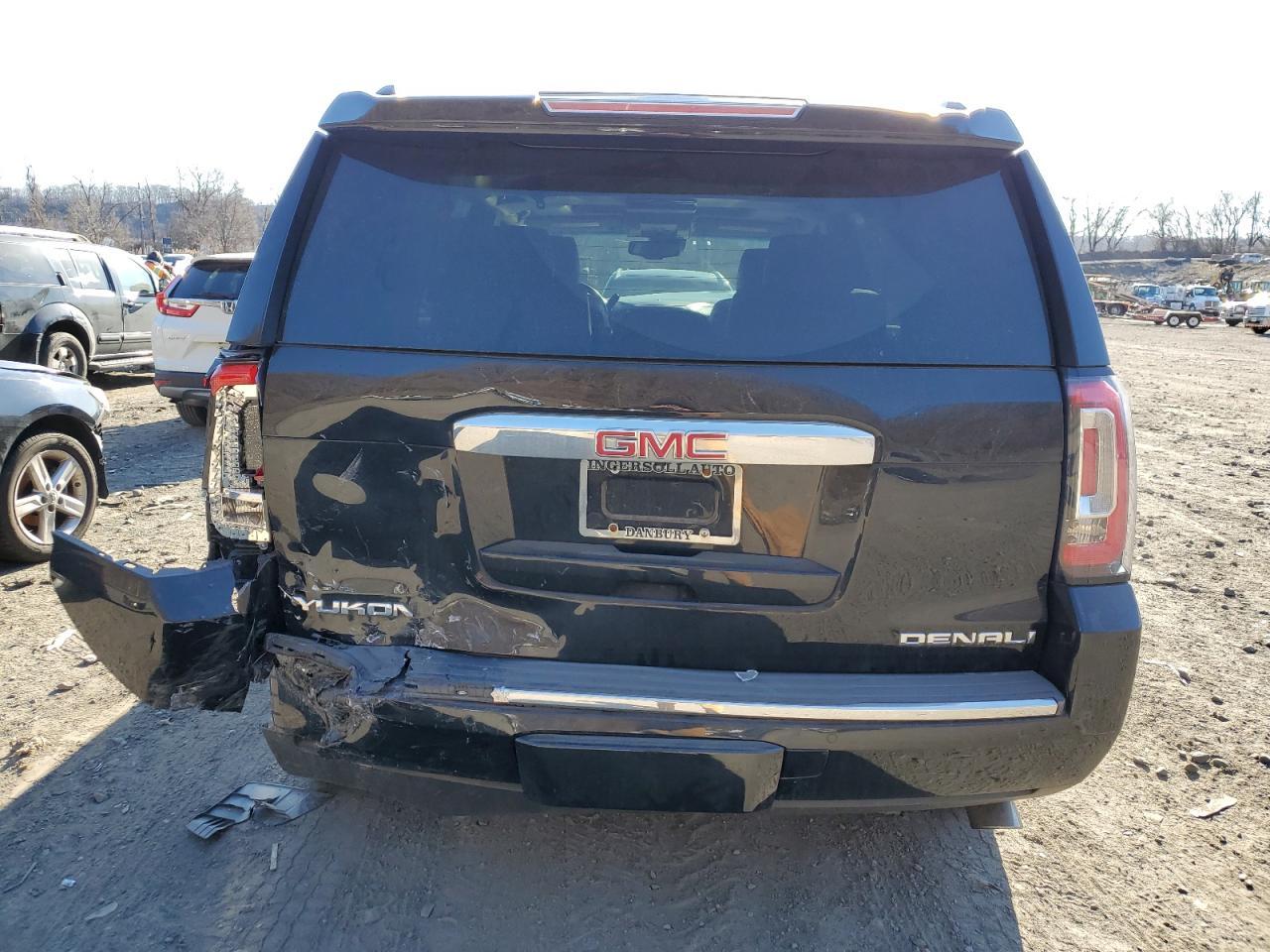2017 GMC YUKON DENA - Фото 6