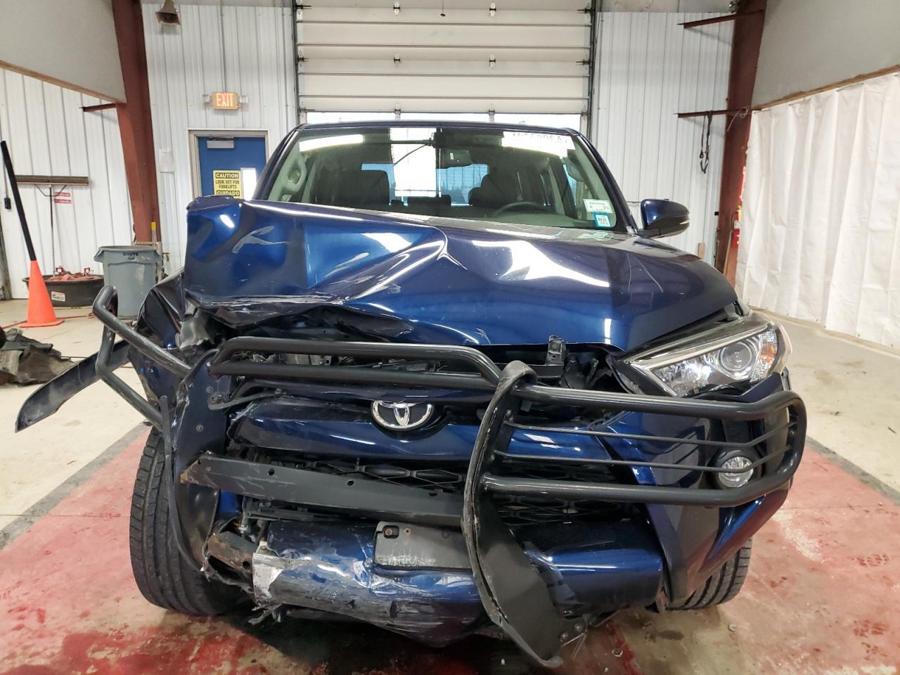 2017 TOYOTA 4RUNNER SR - Image 5