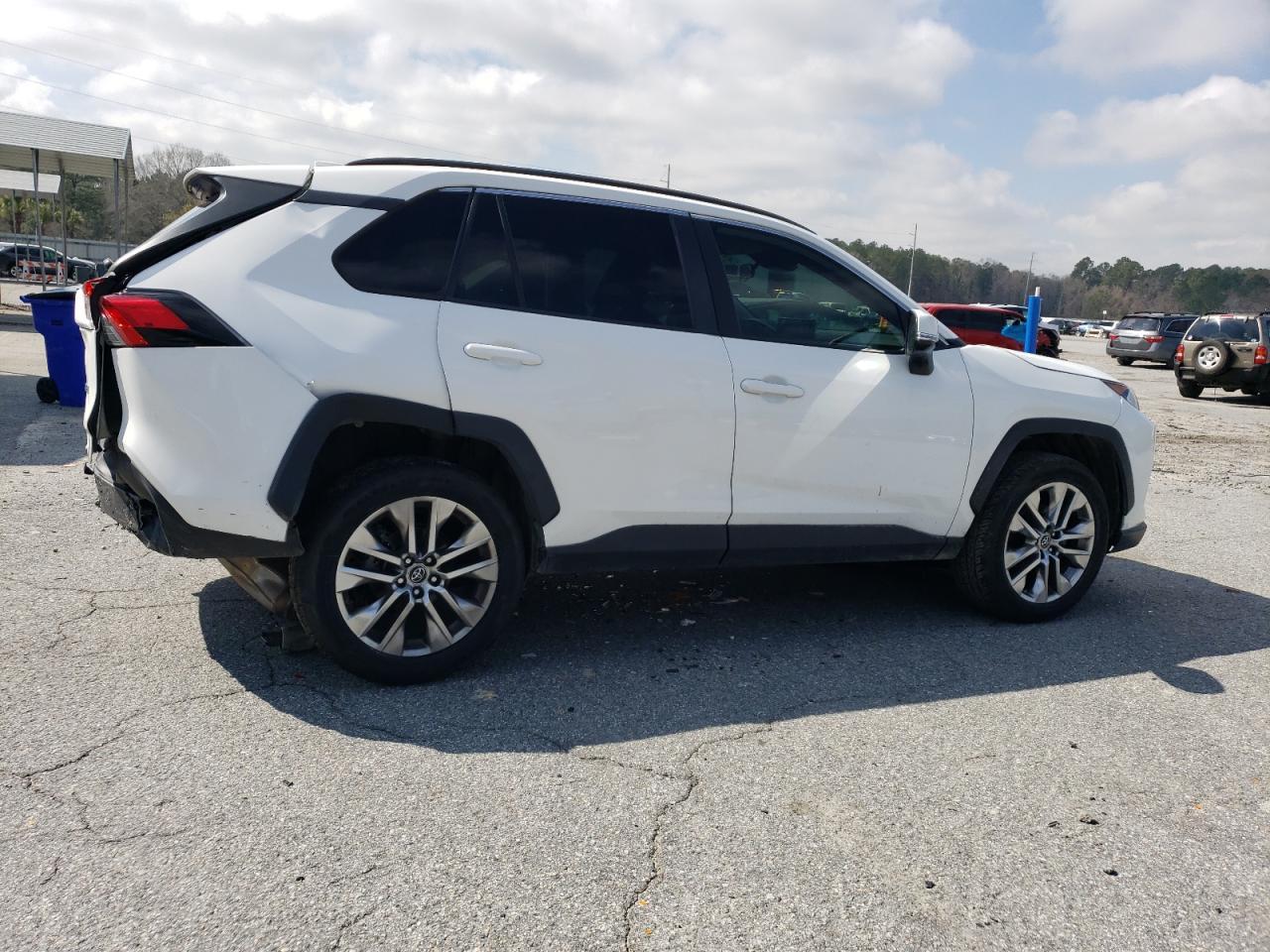 2019 TOYOTA RAV4 XLE P - Фото 3