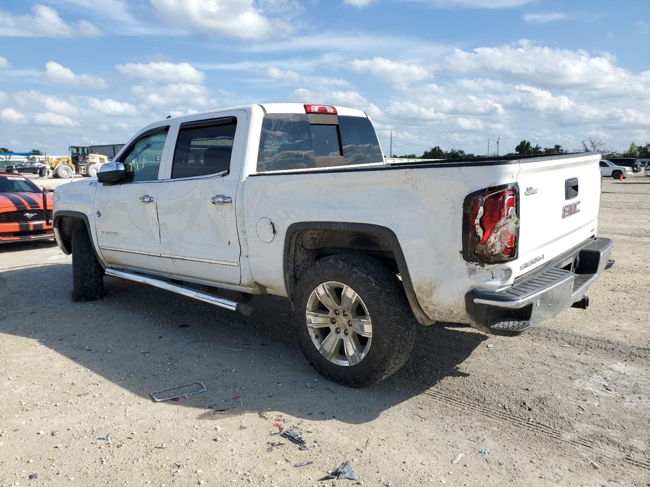 2018 GMC SIERRA K15 - Фото 2