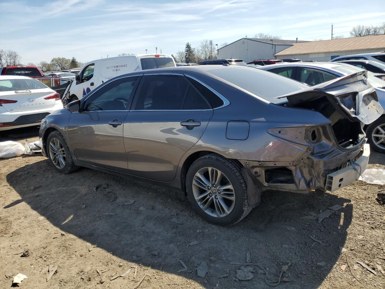 2015 TOYOTA CAMRY LE - Фото 2