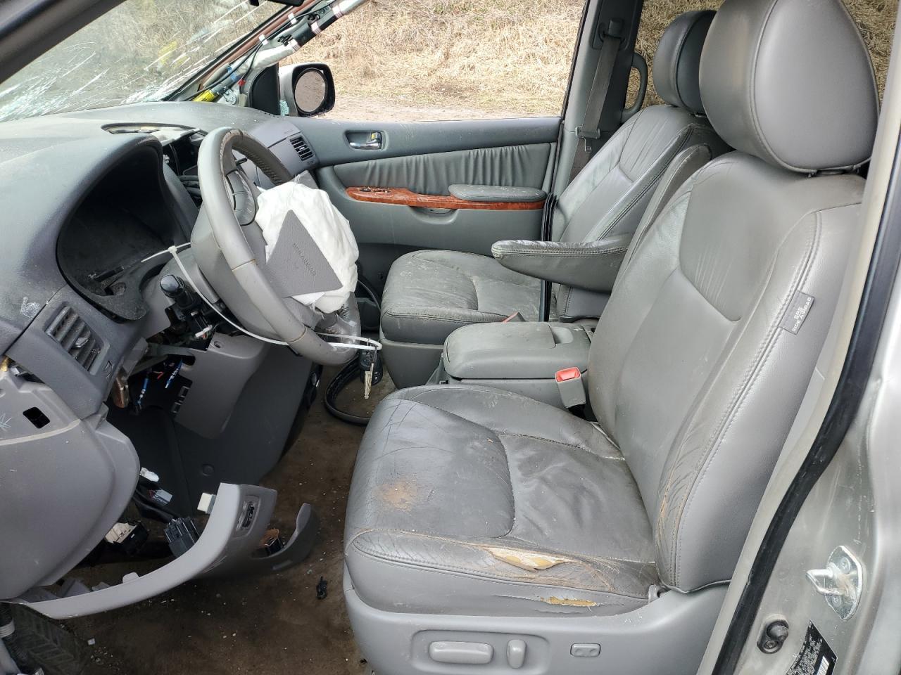 2015 TOYOTA SIENNA XLE - Фото 7