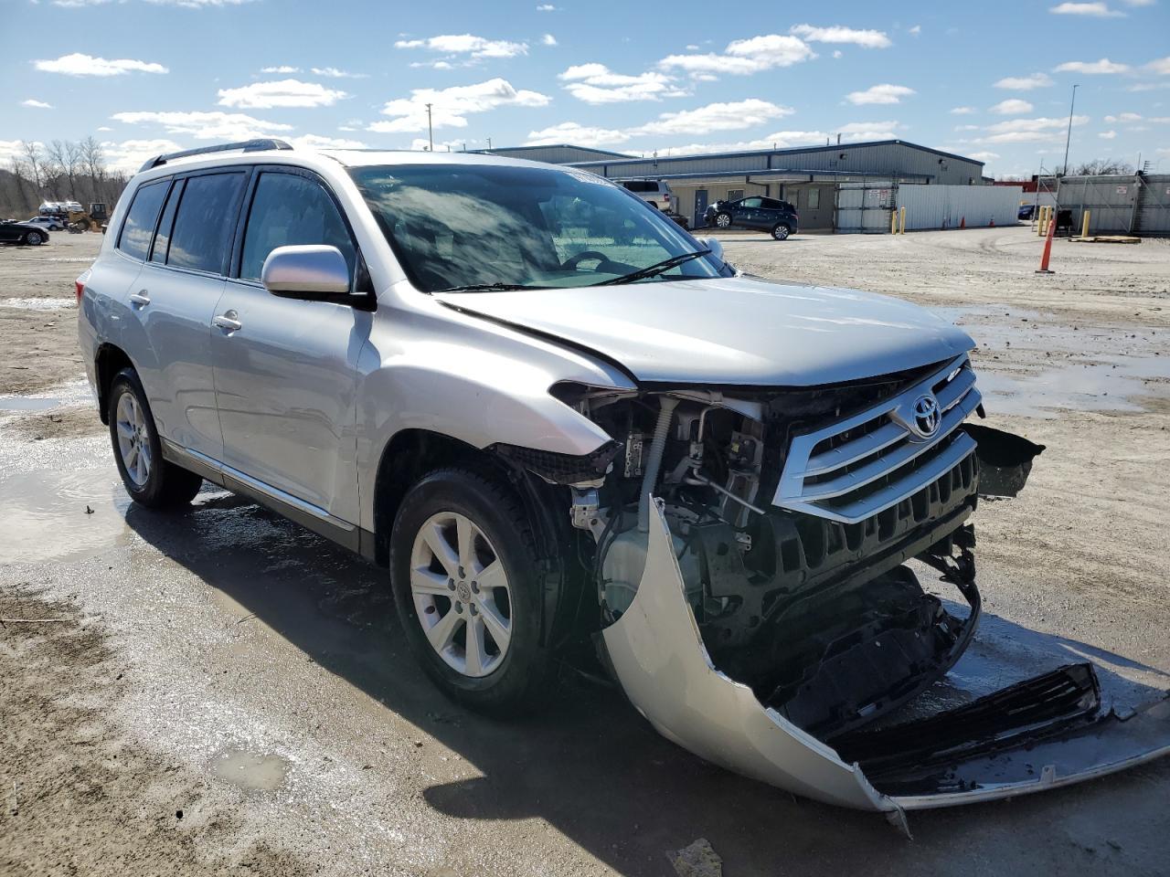 2011 TOYOTA HIGHLANDER - Фото 4