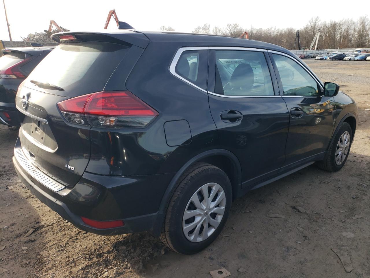 2017 NISSAN ROGUE SV - Image 3
