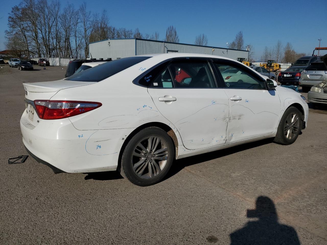 2017 TOYOTA CAMRY LE - Фото 3