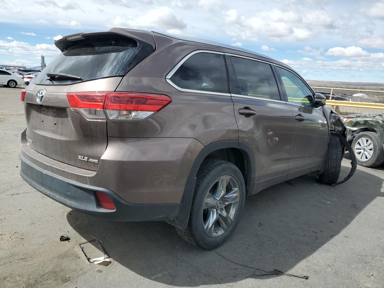 2018 TOYOTA HIGHLANDER - Фото 3