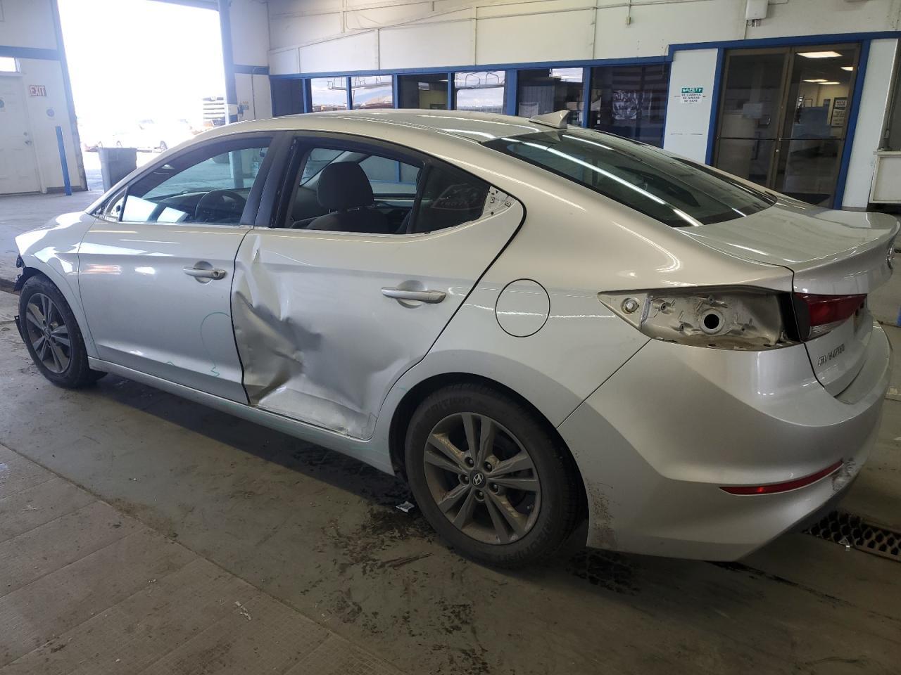 2018 HYUNDAI ELANTRA SE - Фото 2