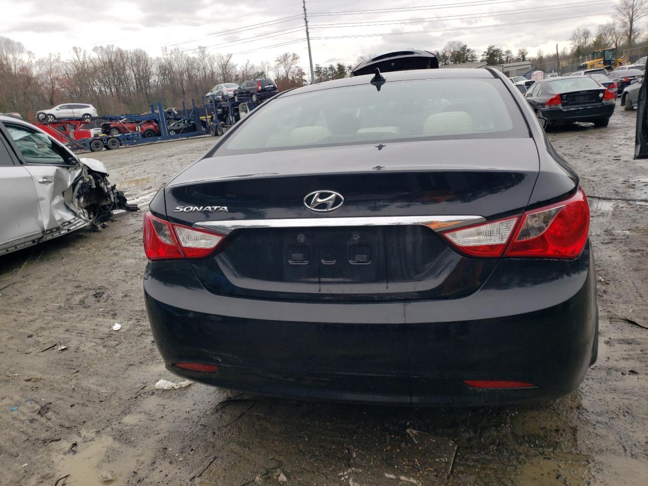 2013 HYUNDAI SONATA GLS - Image 6