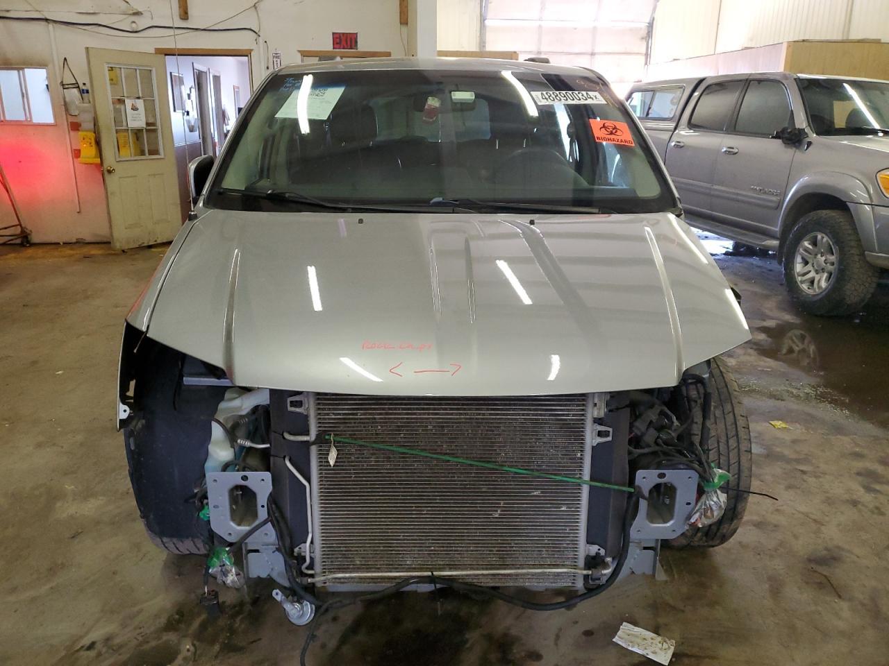 2014 CHRYSLER TOWN & COU - Фото 5