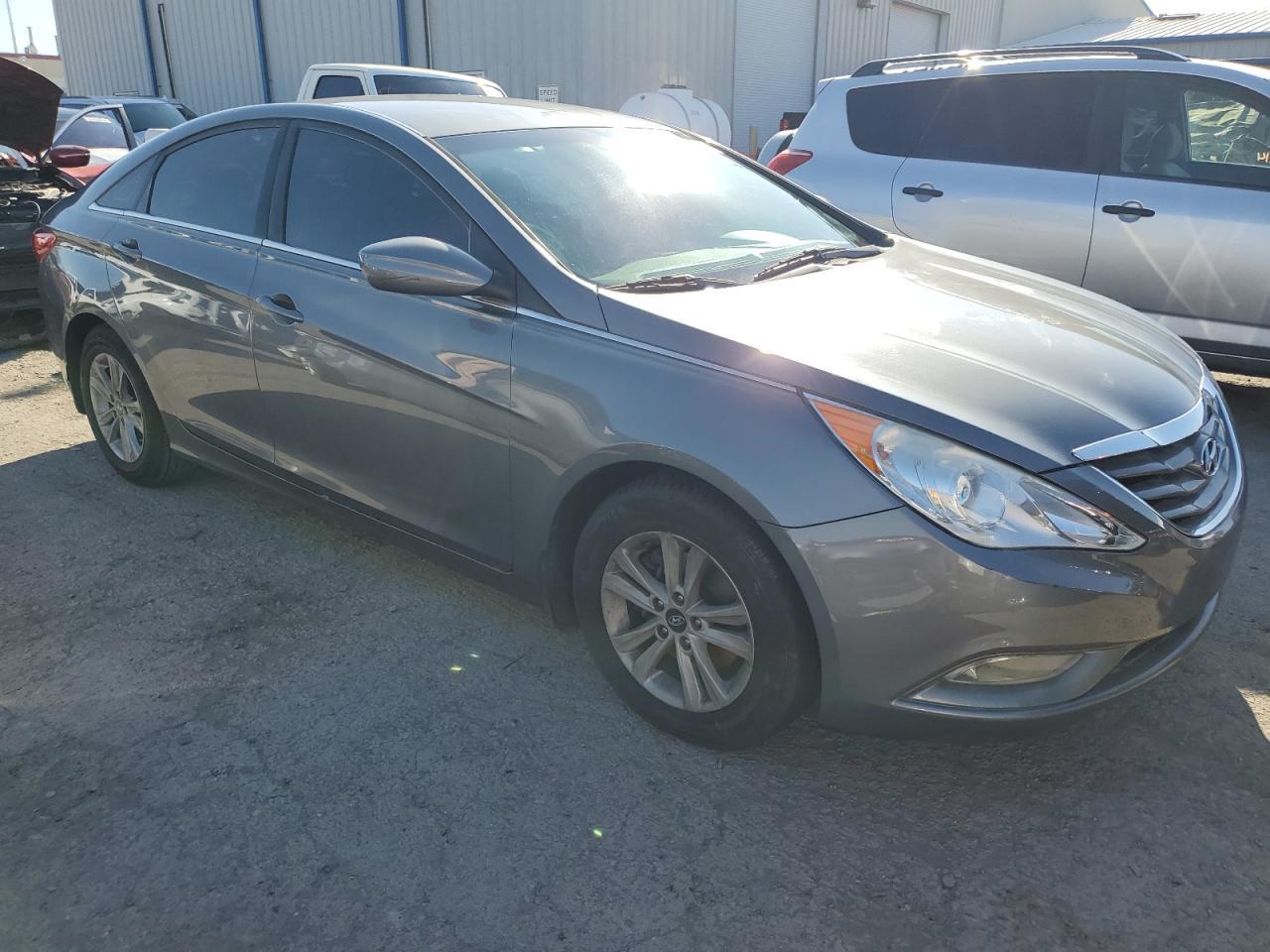 2013 HYUNDAI SONATA GLS - Image 4