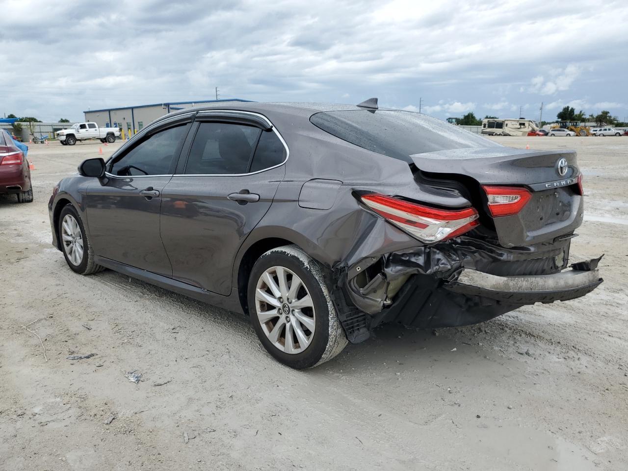 2020 TOYOTA CAMRY LE - Фото 2